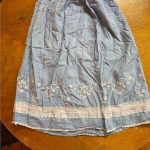 Chic Blue Embroidered Pencil Skirt